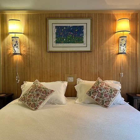 Bed and Breakfast La Cour Carree Рюстрель Екстер'єр фото