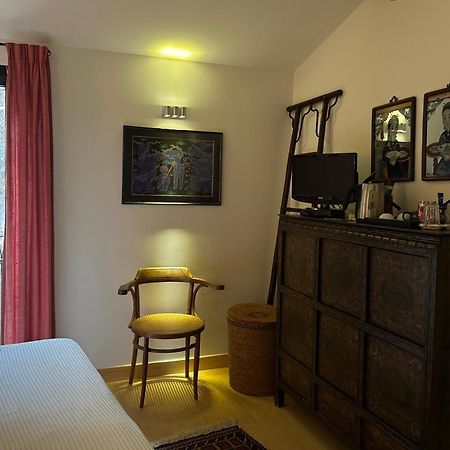 Bed and Breakfast La Cour Carree Рюстрель Екстер'єр фото