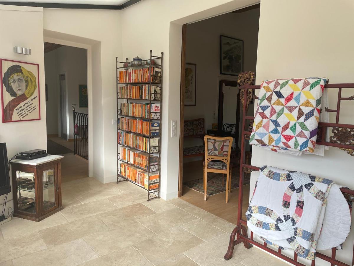 Bed and Breakfast La Cour Carree Рюстрель Екстер'єр фото