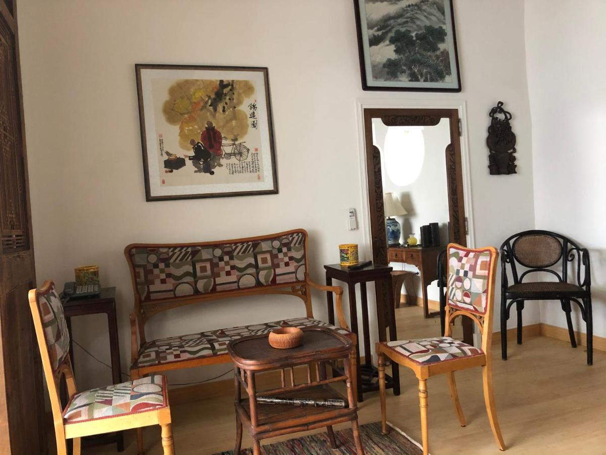 Bed and Breakfast La Cour Carree Рюстрель Екстер'єр фото