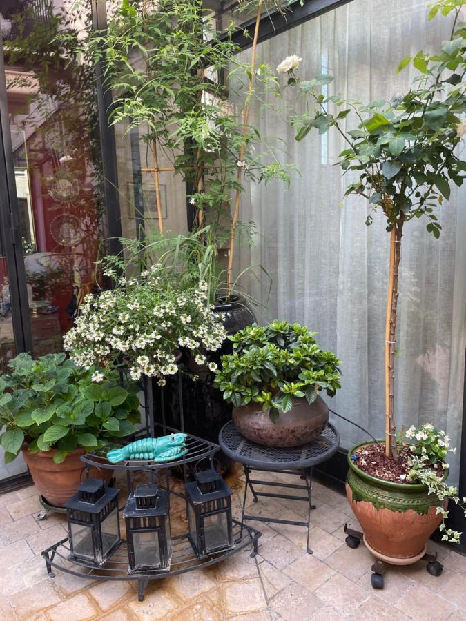 Bed and Breakfast La Cour Carree Рюстрель Екстер'єр фото
