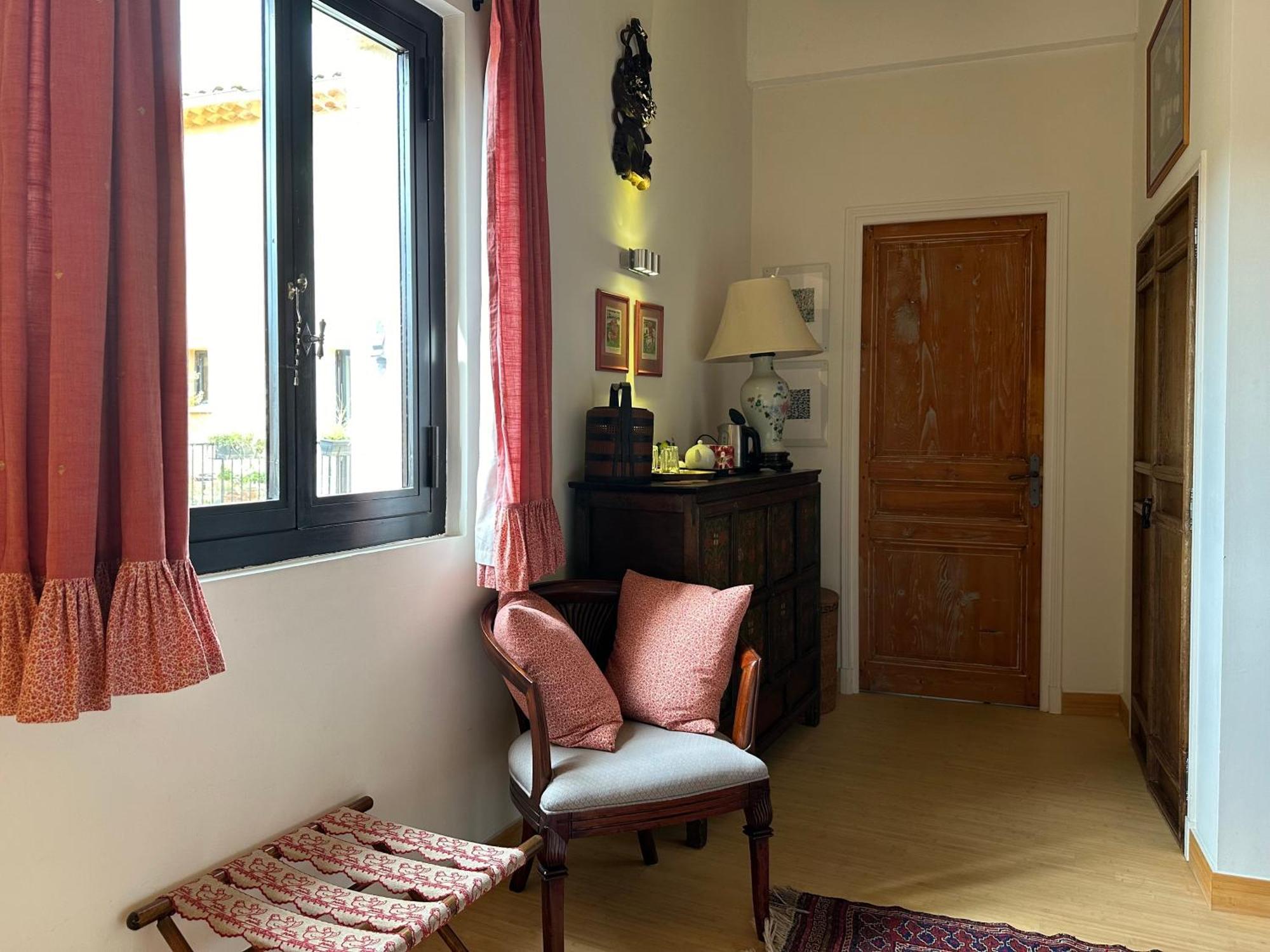 Bed and Breakfast La Cour Carree Рюстрель Екстер'єр фото