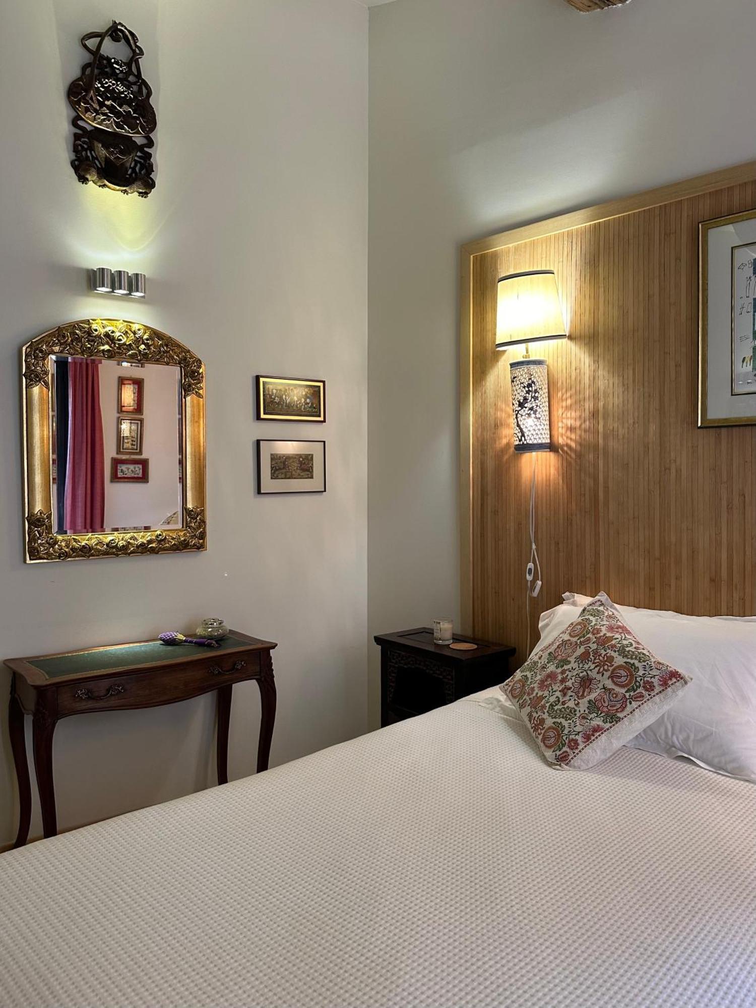 Bed and Breakfast La Cour Carree Рюстрель Екстер'єр фото
