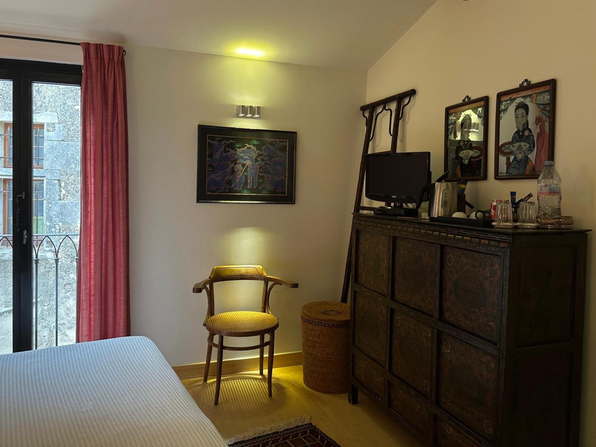 Bed and Breakfast La Cour Carree Рюстрель Екстер'єр фото