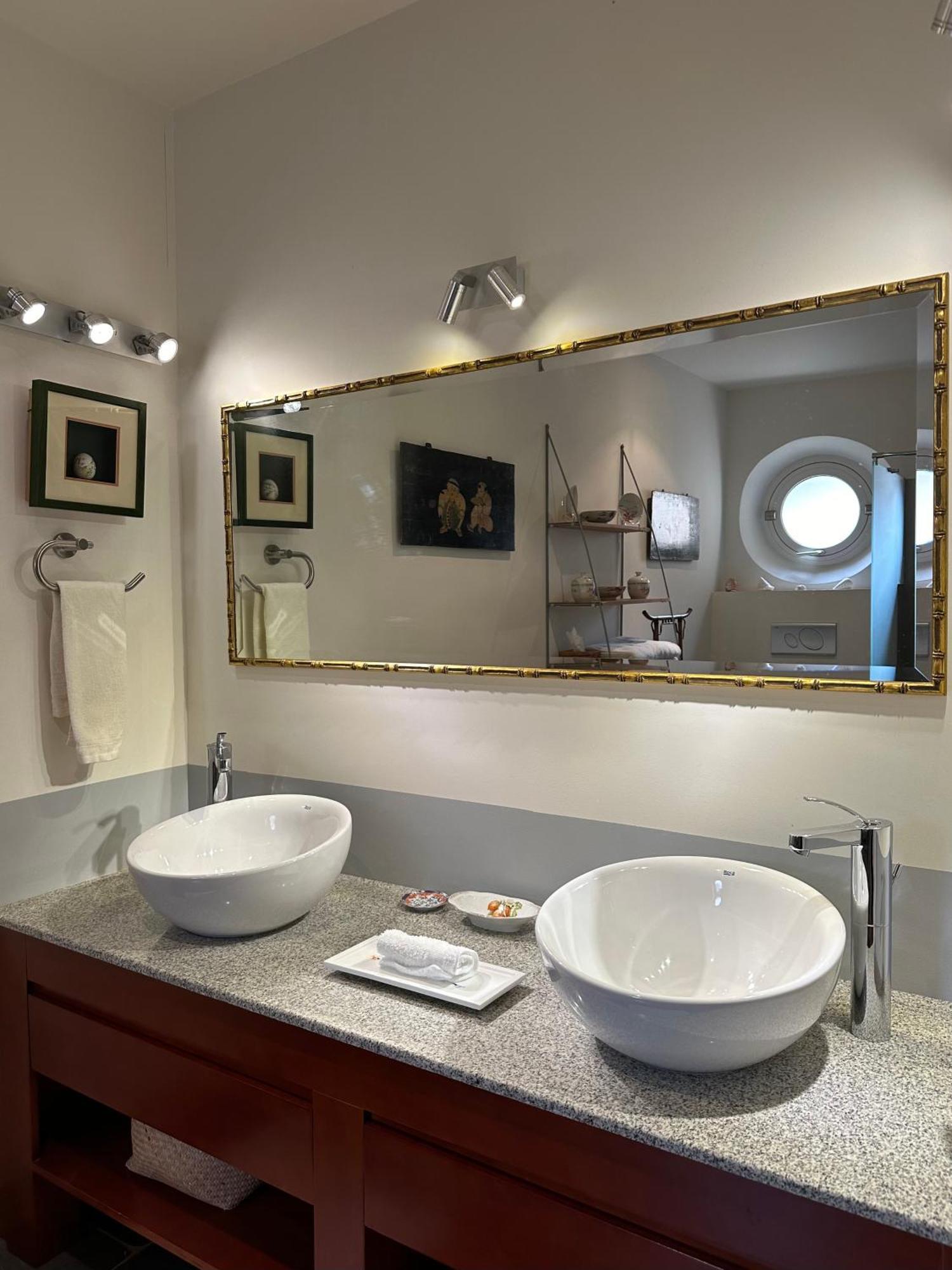 Bed and Breakfast La Cour Carree Рюстрель Екстер'єр фото